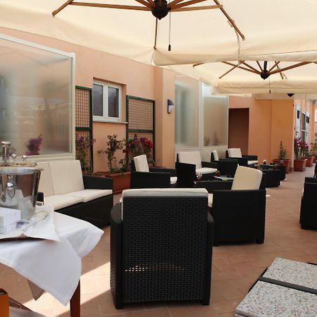 Augusta Lucilla Palace Rome Bagian luar foto